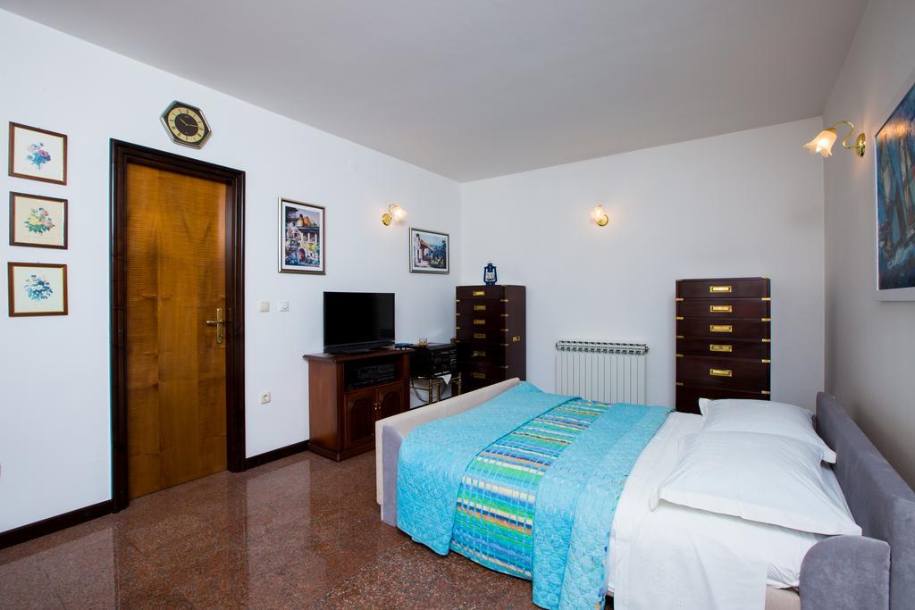 Apartment Dolores โอปาติยา ภายนอก รูปภาพ